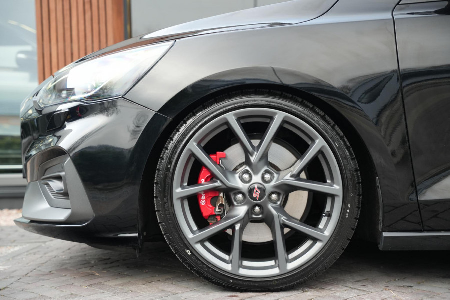 Ford Focus 2.3 EcoBoost ST-X Panoramadak Milltek LED B&O Headup Stuurverw.