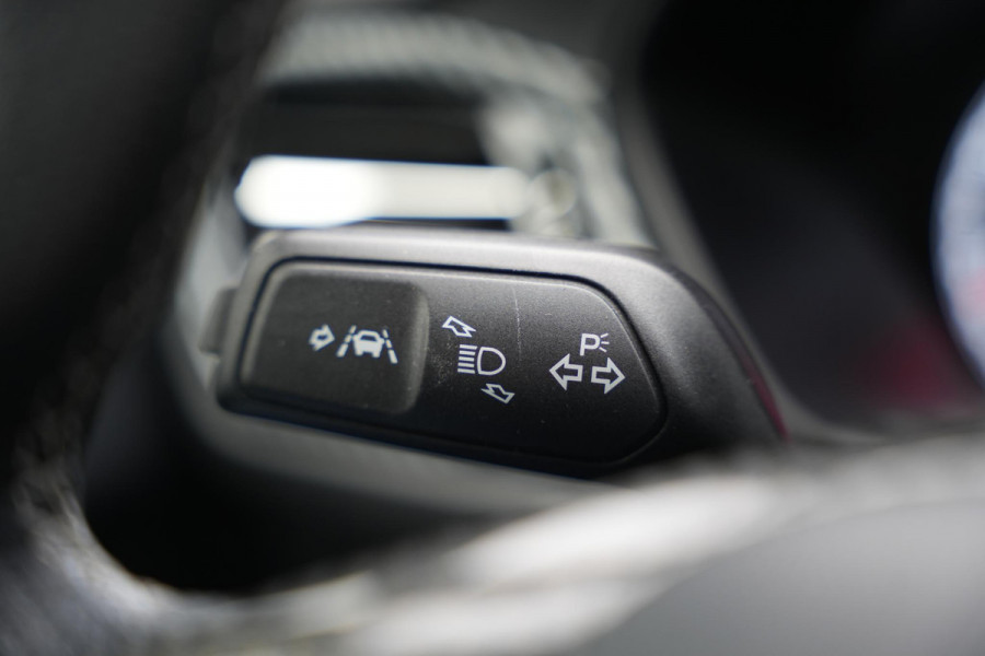 Ford Focus 2.3 EcoBoost ST-X Panoramadak Milltek LED B&O Headup Stuurverw.