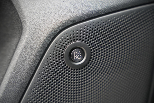 Ford Focus 2.3 EcoBoost ST-X Panoramadak Milltek LED B&O Headup Stuurverw.