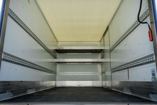 Mercedes-Benz Sprinter 315 CDI | 150 PK | Automaat | Bakwagen met laadklep | Zijdeur | Camera | Cruise | Mbux | Climatronic