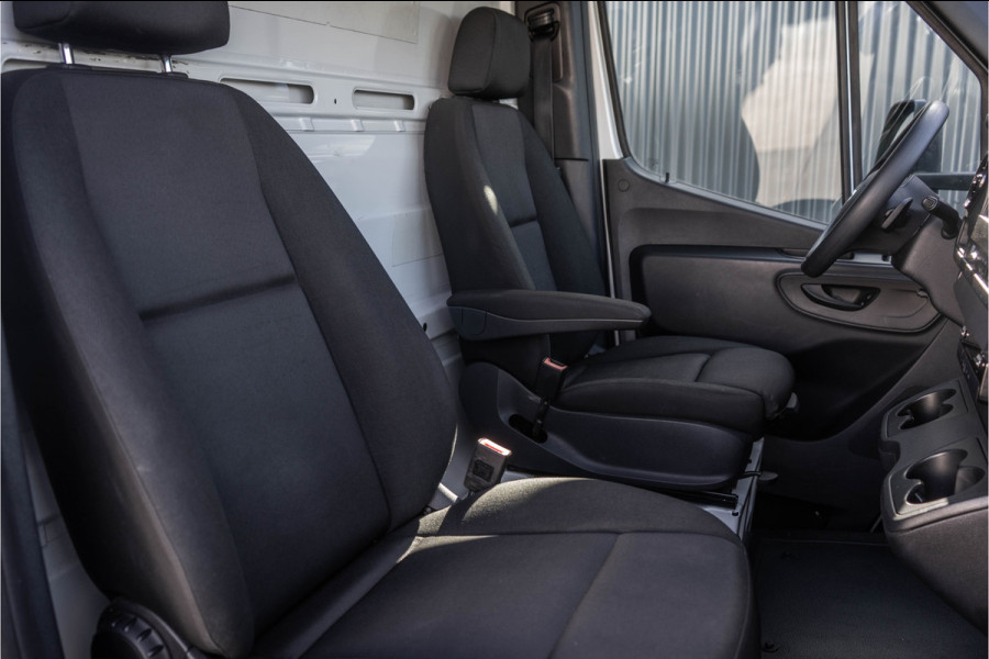 Mercedes-Benz Sprinter 315 CDI | 150 PK | Automaat | Bakwagen met laadklep | Zijdeur | Camera | Cruise | Mbux | Climatronic