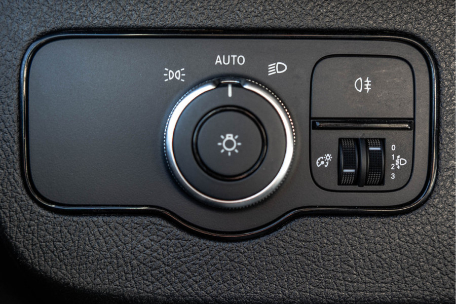 Mercedes-Benz Sprinter 315 CDI | 150 PK | Automaat | Bakwagen met laadklep | Zijdeur | Camera | Cruise | Mbux | Climatronic