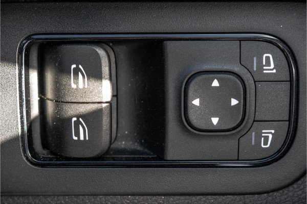 Mercedes-Benz Sprinter 315 CDI | 150 PK | Automaat | Bakwagen met laadklep | Zijdeur | Camera | Cruise | Mbux | Climatronic