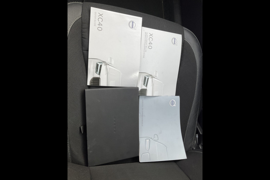 Volvo XC40 1.5 T3 Momentum Pro Panoramadak Hoge zit Trekhaak(tegen meerprijs)