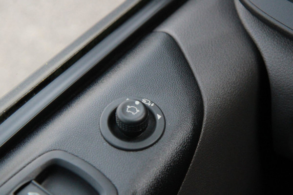 Ford Transit Custom 2.0 TDCI 130PK L1H1 Trend / Trekhaak / Sync 3 / Voorruit verwarming