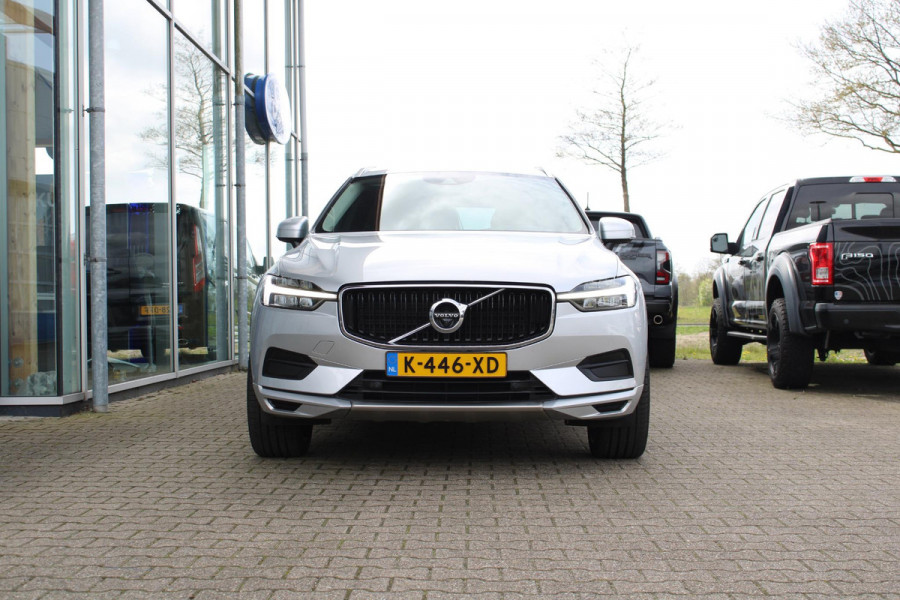 Volvo XC60 2.0 B5 Momentum Exclusive | Trekhaak | Panorama Dak | Stoelverwarming | Adaptive Cruise Control | 360 Camera | Navigatie |