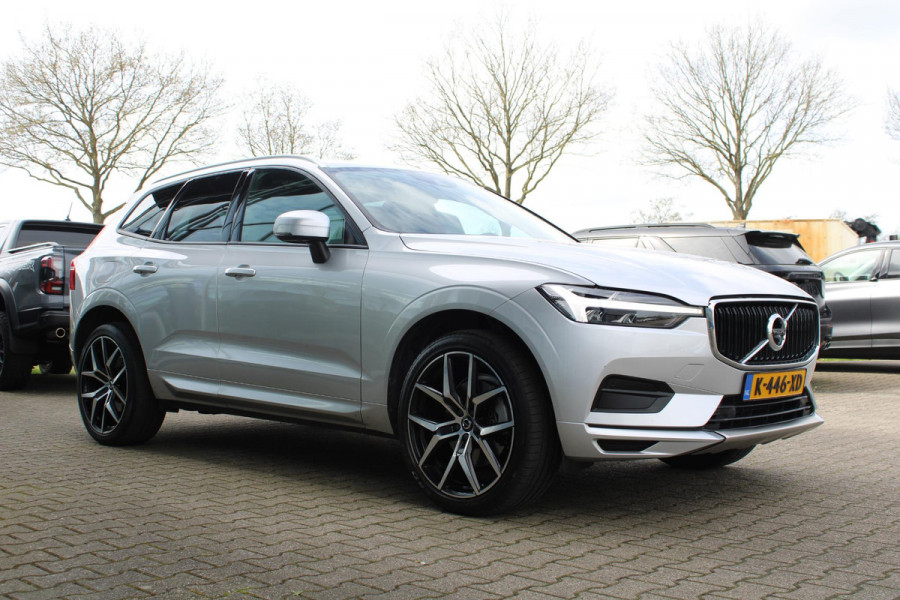Volvo XC60 2.0 B5 Momentum Exclusive | Trekhaak | Panorama Dak | Stoelverwarming | Adaptive Cruise Control | 360 Camera | Navigatie |