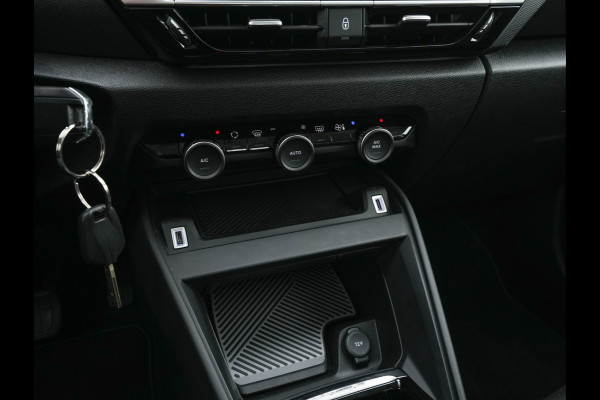 Citroën Ë-C4 Live 50 kWh [ 3-Fase-11kW] {SOH-88%} (INCL-BTW) Aut. *HEATPUMP | DIGI-COCKPIT | COMFORT-SEATS | DAB | ECC | CAPLAY | LANE-ASSIST | PDC | CRUISE*