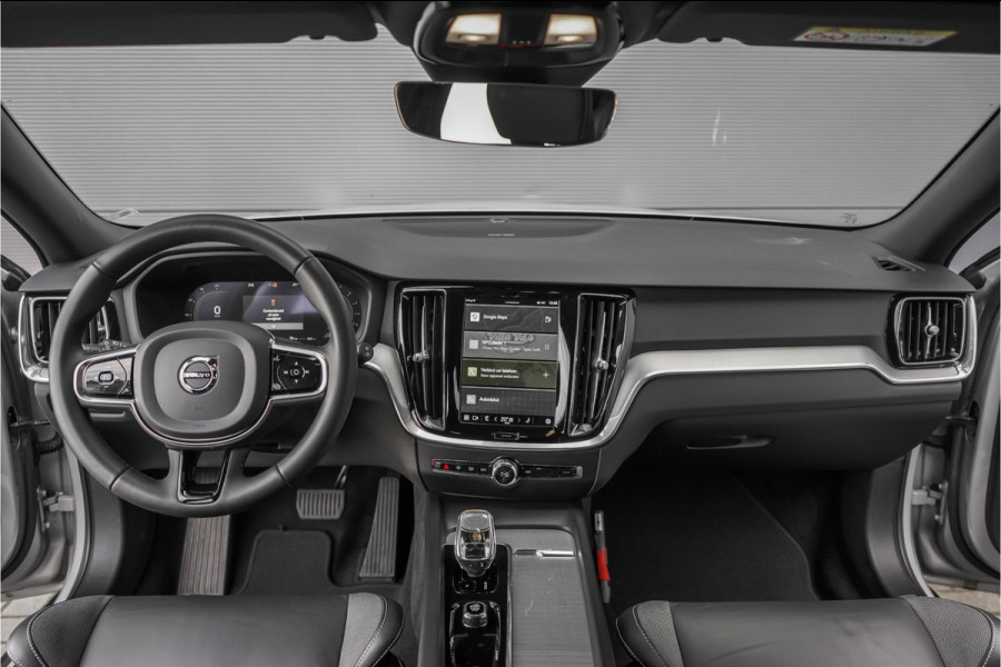 Volvo V60 Cross Country 2.0 B5 AWD Plus Camera Stuur & Stoelverw H/K Memory