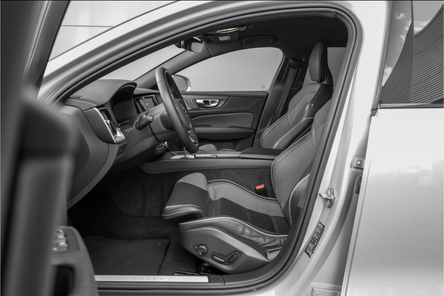 Volvo V60 Cross Country 2.0 B5 AWD Plus Camera Stuur & Stoelverw H/K Memory