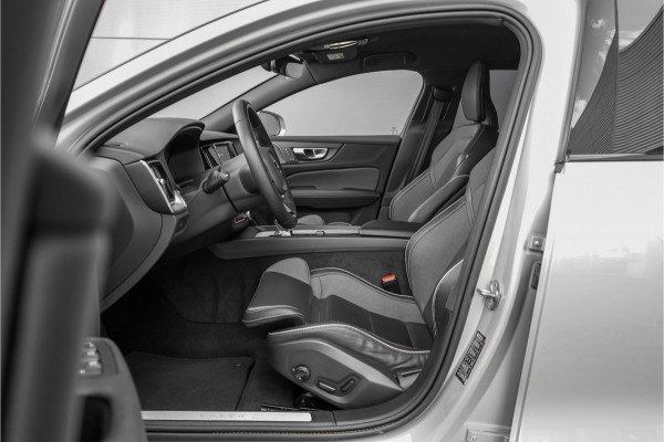 Volvo V60 Cross Country 2.0 B5 AWD Plus Camera Stuur & Stoelverw H/K Memory