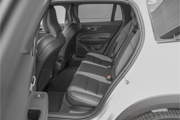 Volvo V60 Cross Country 2.0 B5 AWD Plus Camera Stuur & Stoelverw H/K Memory