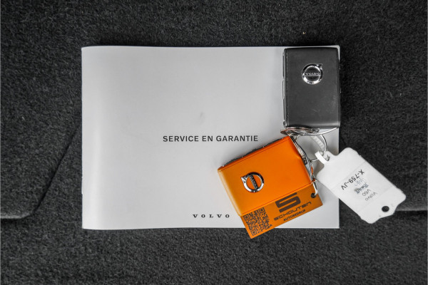 Volvo V60 Cross Country 2.0 B5 AWD Plus Camera Stuur & Stoelverw H/K Memory