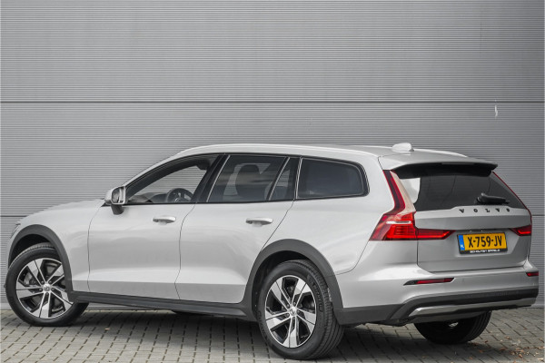 Volvo V60 Cross Country 2.0 B5 AWD Plus Camera Stuur & Stoelverw H/K Memory