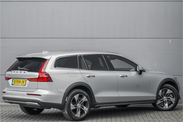 Volvo V60 Cross Country 2.0 B5 AWD Plus Camera Stuur & Stoelverw H/K Memory