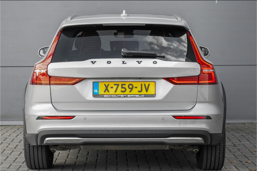 Volvo V60 Cross Country 2.0 B5 AWD Plus Camera Stuur & Stoelverw H/K Memory