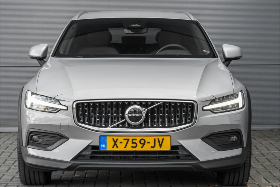 Volvo V60 Cross Country 2.0 B5 AWD Plus Camera Stuur & Stoelverw H/K Memory