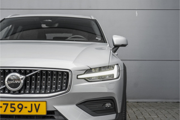 Volvo V60 Cross Country 2.0 B5 AWD Plus Camera Stuur & Stoelverw H/K Memory