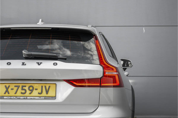 Volvo V60 Cross Country 2.0 B5 AWD Plus Camera Stuur & Stoelverw H/K Memory