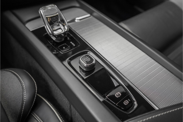 Volvo V60 Cross Country 2.0 B5 AWD Plus Camera Stuur & Stoelverw H/K Memory