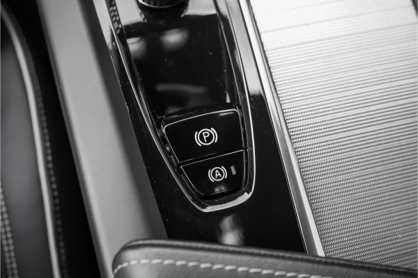 Volvo V60 Cross Country 2.0 B5 AWD Plus Camera Stuur & Stoelverw H/K Memory