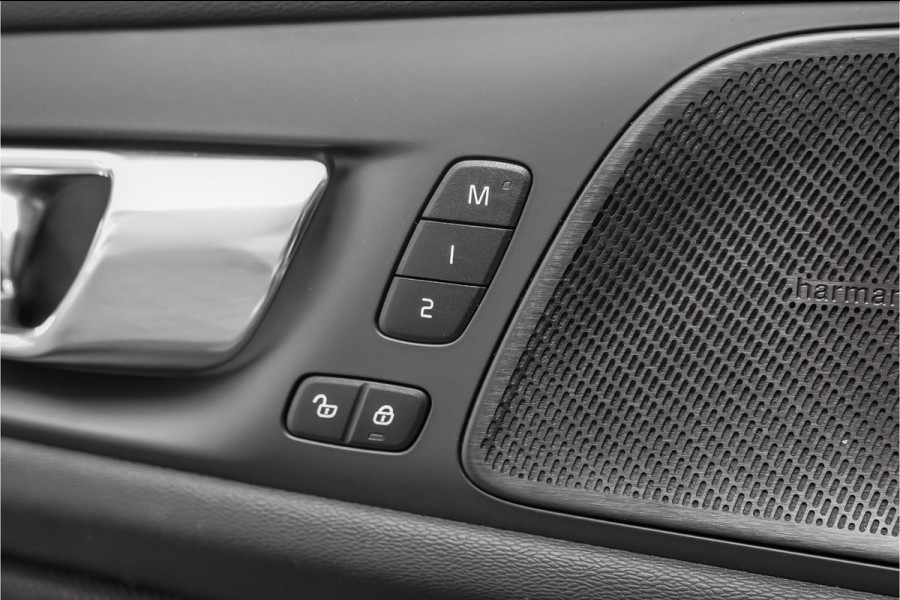 Volvo V60 Cross Country 2.0 B5 AWD Plus Camera Stuur & Stoelverw H/K Memory