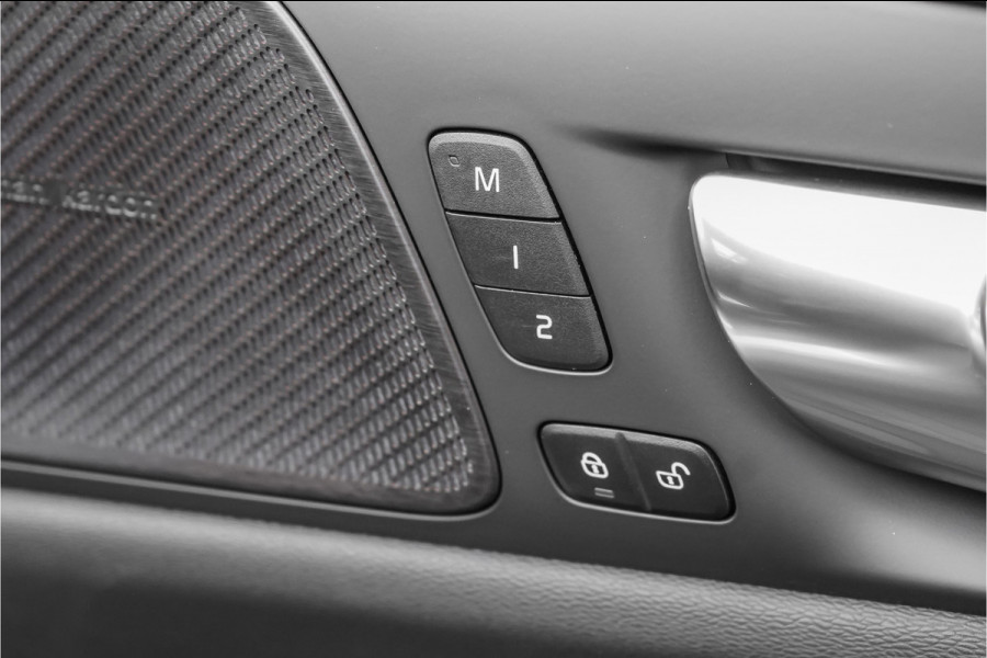 Volvo V60 Cross Country 2.0 B5 AWD Plus Camera Stuur & Stoelverw H/K Memory