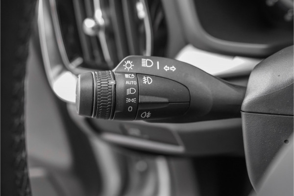 Volvo V60 Cross Country 2.0 B5 AWD Plus Camera Stuur & Stoelverw H/K Memory