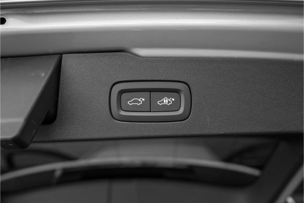 Volvo V60 Cross Country 2.0 B5 AWD Plus Camera Stuur & Stoelverw H/K Memory