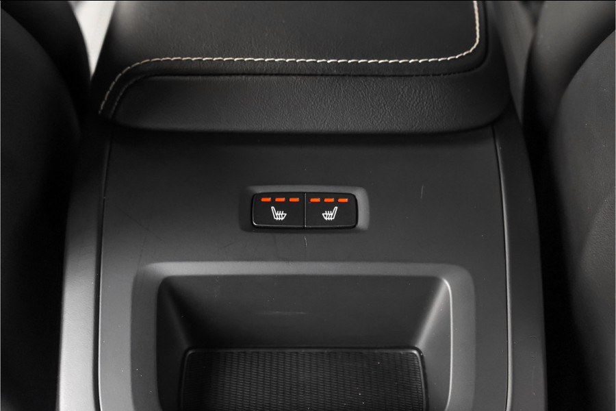 Volvo V60 Cross Country 2.0 B5 AWD Plus Camera Stuur & Stoelverw H/K Memory