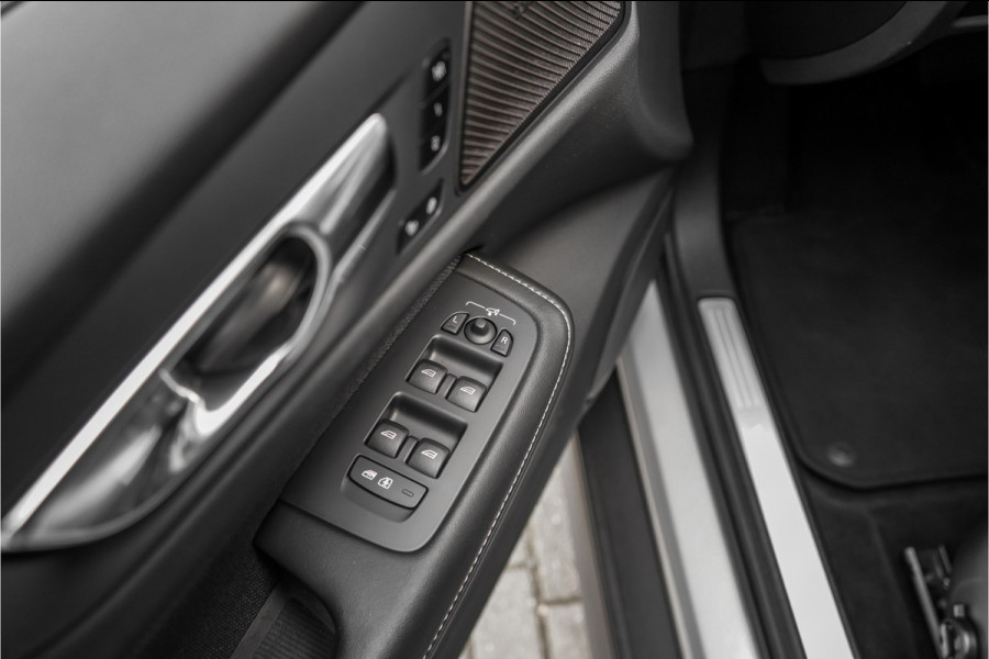 Volvo V60 Cross Country 2.0 B5 AWD Plus Camera Stuur & Stoelverw H/K Memory