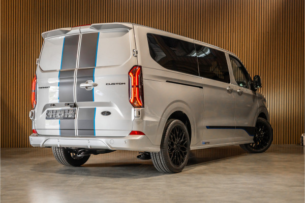 Ford Transit Custom 300 2.0 TDCI L2H1 Sport 170 PK DC | Dubbel Cabine | 360 Camera | Middenconsole | ACC | Blind Spot | Navigatie | Camera | CarPlay Elek. Trekhaak | 5-Zitter | BPM VRIJ | Verlengde fabrieksgarantie tot 11-2029