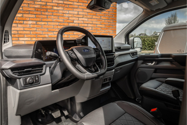 Ford Transit Custom 300 2.0 TDCI L2H1 Sport 170 PK DC | Dubbel Cabine | 360 Camera | Middenconsole | ACC | Blind Spot | Navigatie | Camera | CarPlay Elek. Trekhaak | 5-Zitter | BPM VRIJ | Verlengde fabrieksgarantie tot 11-2029