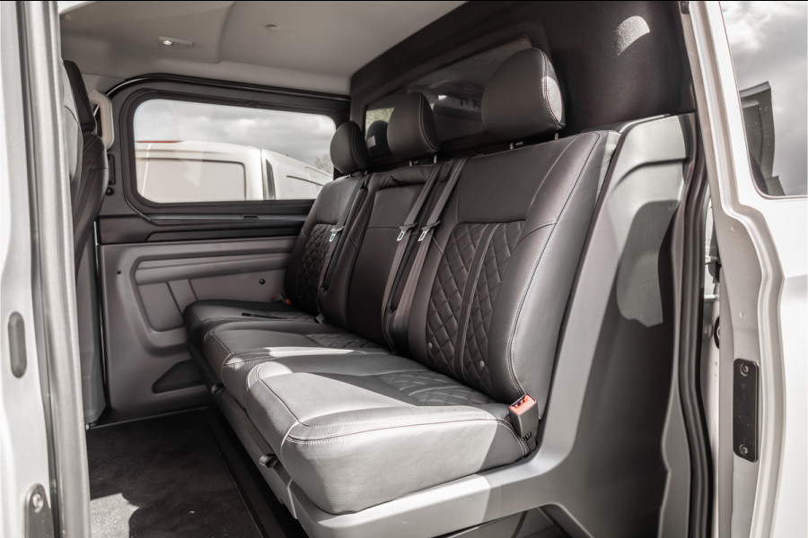 Ford Transit Custom 300 2.0 TDCI L2H1 Sport 170 PK DC | Dubbel Cabine | 360 Camera | Middenconsole | ACC | Blind Spot | Navigatie | Camera | CarPlay Elek. Trekhaak | 5-Zitter | BPM VRIJ | Verlengde fabrieksgarantie tot 11-2029