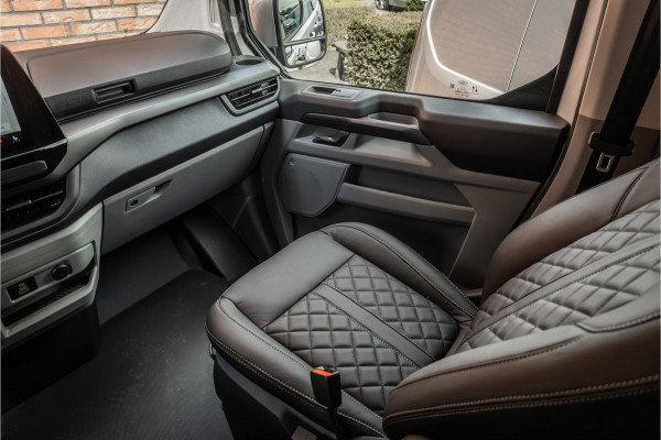 Ford Transit Custom 300 2.0 TDCI L2H1 Sport 170 PK DC | Dubbel Cabine | 360 Camera | Middenconsole | ACC | Blind Spot | Navigatie | Camera | CarPlay Elek. Trekhaak | 5-Zitter | BPM VRIJ | Verlengde fabrieksgarantie tot 11-2029