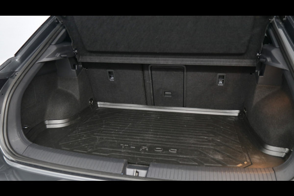 Volkswagen T-Roc 1.5 TSI 150pk R-Line Business DSG / Panoramadak / Keyless / Stoelverwarming / Camera