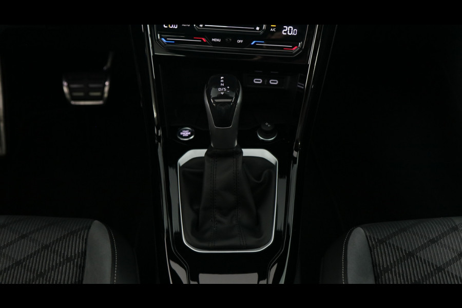 Volkswagen T-Roc 1.5 TSI 150pk R-Line Business DSG / Panoramadak / Keyless / Stoelverwarming / Camera