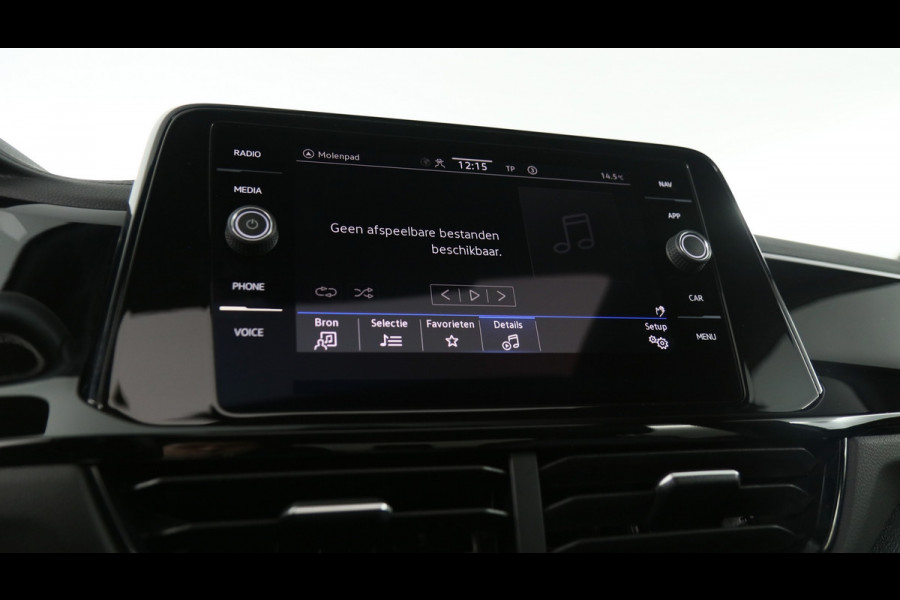 Volkswagen T-Roc 1.5 TSI 150pk R-Line Business DSG / Panoramadak / Keyless / Stoelverwarming / Camera