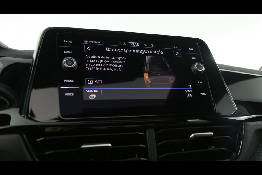 Volkswagen T-Roc 1.5 TSI 150pk R-Line Business DSG / Panoramadak / Keyless / Stoelverwarming / Camera