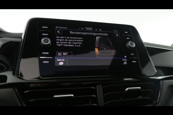 Volkswagen T-Roc 1.5 TSI 150pk R-Line Business DSG / Panoramadak / Keyless / Stoelverwarming / Camera