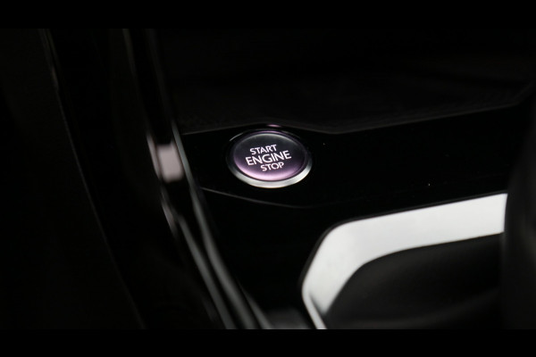 Volkswagen T-Roc 1.5 TSI 150pk R-Line Business DSG / Panoramadak / Keyless / Stoelverwarming / Camera