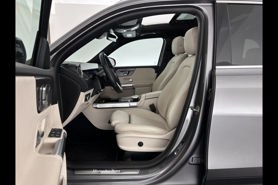 Mercedes-Benz Glb 180 Business Solution (INCL-BTW) *PANO | ADAPTIVE-CRUISE | LEATHER | FULL-LED | BLINDSPOT | MEMORY-PACK | AMBIENTLIGHT | HEATED-SPORTSEATS | WIDESCREEN-DIGICOCKPIT | DAB+ | NAVI-FULLMAP | CAMERA | PRIVACYGLASS |