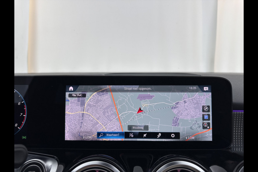 Mercedes-Benz Glb 180 Business Solution (INCL-BTW) *PANO | ADAPTIVE-CRUISE | LEATHER | FULL-LED | BLINDSPOT | MEMORY-PACK | AMBIENTLIGHT | HEATED-SPORTSEATS | WIDESCREEN-DIGICOCKPIT | DAB+ | NAVI-FULLMAP | CAMERA | PRIVACYGLASS |