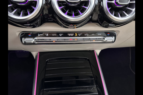 Mercedes-Benz Glb 180 Business Solution (INCL-BTW) *PANO | ADAPTIVE-CRUISE | LEATHER | FULL-LED | BLINDSPOT | MEMORY-PACK | AMBIENTLIGHT | HEATED-SPORTSEATS | WIDESCREEN-DIGICOCKPIT | DAB+ | NAVI-FULLMAP | CAMERA | PRIVACYGLASS |