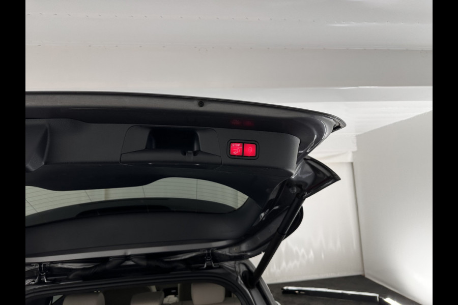 Mercedes-Benz Glb 180 Business Solution (INCL-BTW) *PANO | ADAPTIVE-CRUISE | LEATHER | FULL-LED | BLINDSPOT | MEMORY-PACK | AMBIENTLIGHT | HEATED-SPORTSEATS | WIDESCREEN-DIGICOCKPIT | DAB+ | NAVI-FULLMAP | CAMERA | PRIVACYGLASS |