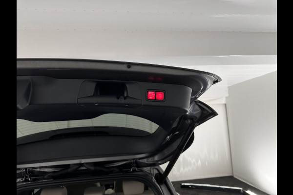 Mercedes-Benz Glb 180 Business Solution (INCL-BTW) *PANO | ADAPTIVE-CRUISE | LEATHER | FULL-LED | BLINDSPOT | MEMORY-PACK | AMBIENTLIGHT | HEATED-SPORTSEATS | WIDESCREEN-DIGICOCKPIT | DAB+ | NAVI-FULLMAP | CAMERA | PRIVACYGLASS |