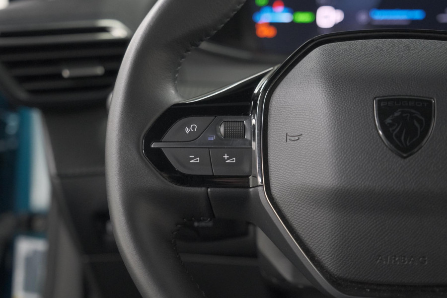 Peugeot e-2008 EV Allure Avantage 54 kWh | 11 KW Laadfunctie | Parkeersensoren | Apple Carplay