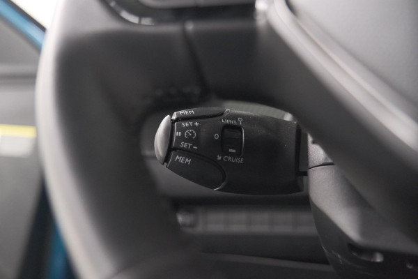 Peugeot e-2008 EV Allure Avantage 54 kWh | 11 KW Laadfunctie | Parkeersensoren | Apple Carplay