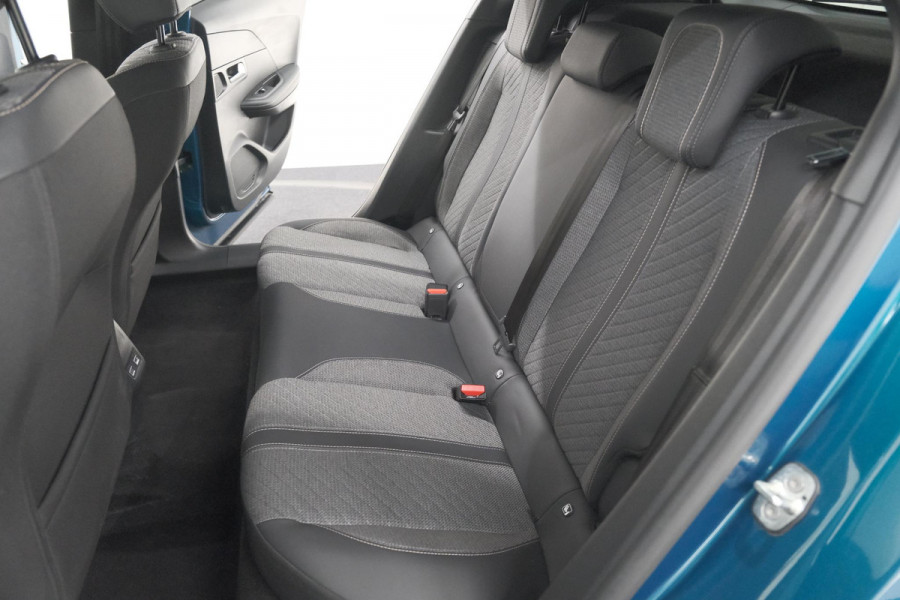 Peugeot e-2008 EV Allure Avantage 54 kWh | 11 KW Laadfunctie | Parkeersensoren | Apple Carplay