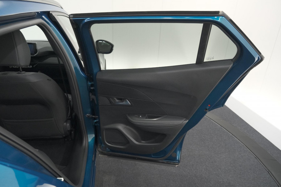 Peugeot e-2008 EV Allure Avantage 54 kWh | 11 KW Laadfunctie | Parkeersensoren | Apple Carplay